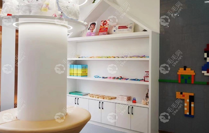 济南守峰口腔章丘店儿童区域